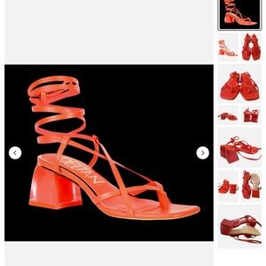 Strappy sandal in orange